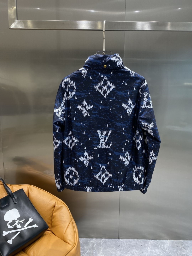 l0vis Vvtt0n outwear